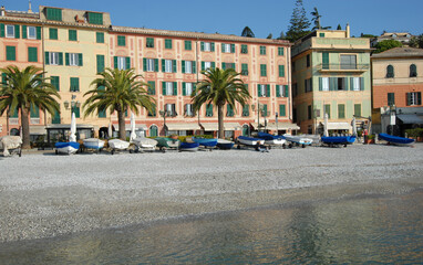 Santa Margherita Ligure is a seaside resort in the Gulf of Tigullio famous for the beauty of its colorful houses and trompe l'oeil.

