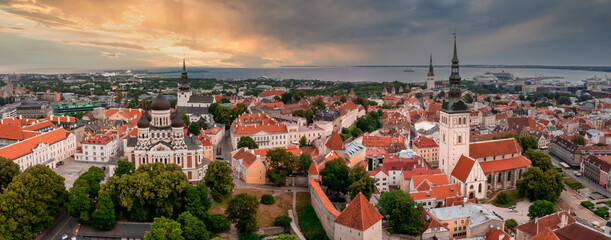 Naklejka premium Aerial View of Tallinn Old Town in a beautiful summer day, Estonia