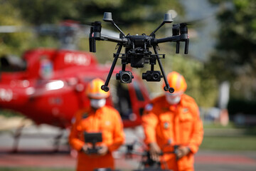 firefighters ride drone to fly in search of air - drone dji