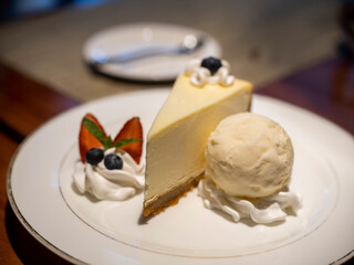 Cheesecake with Ice-Cream