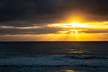 Coucher du Soleil sur l'Océan Atlantique depuis la dune du Cap de l'Homy à Lit-et-mixe dans les Landes