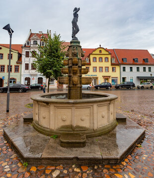 Grimma - Marktplatz mit Brunnen