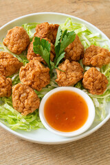 Boiled Shrimp Balls with Spicy Sauce