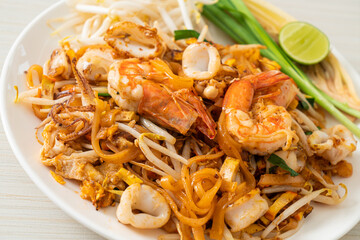 Pad Thai Seafood - Stir fried noodles with shrimps, squid or octopus and tofu
