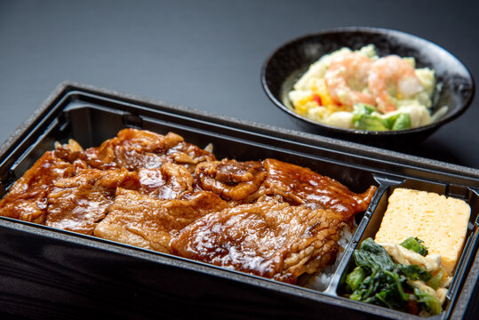 焼肉弁当 の画像 443 件の Stock 写真 ベクターおよびビデオ Adobe Stock