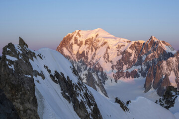 Alba sul Monte Bianco