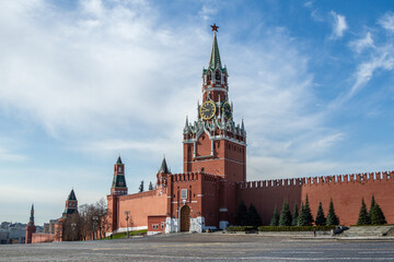 Naklejka premium Covid-19, quarantine in Moscow, coronavirus in Russia. Empty Red Square and Spasskaya Tower without people