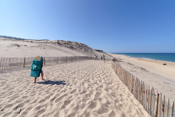 Go to the beach in the Gironde coast. Le pin Sec
