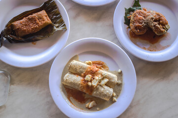 COMIDA TRADICIONAL MEXICANA YUCATECA MOLOCH 