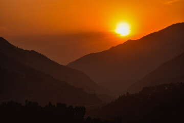 Obraz premium beautiful sunset in the mountains