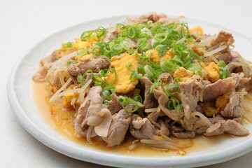 豚肉と卵の炒め物