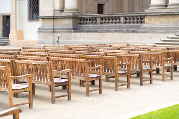 Benches outside for the live street performances and small concerts 