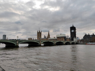 city bridge over the river thames