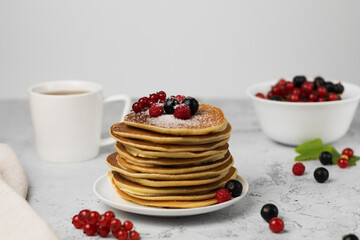 pancakes with berries