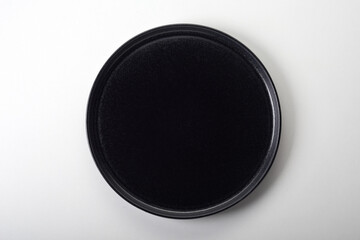 Minimalist style black round plate