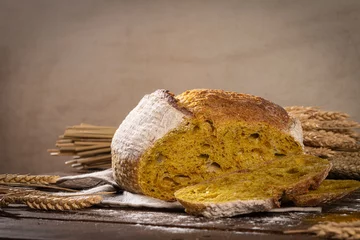Rollo Brot Freshly artisan baked wheat, turmeric and rye bread, country bread. Simple bread for breakfast  © anammarques