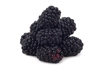 A bunch of ripe blackberries with water droplets on the berries