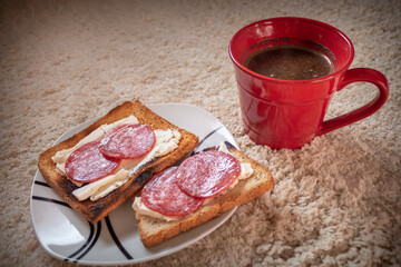 Fotografía de un desayuno en casa