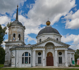 Fototapeta na wymiar Russia. The town of Yaropolets. Park of the Zagryazhsky-Goncharovs Estate. Church of John the Baptist