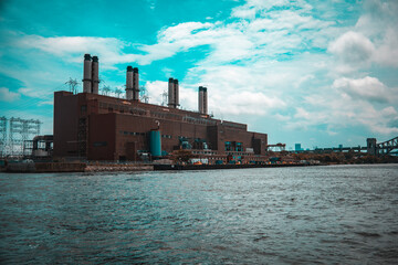 Naklejka premium industrial factory in the evening