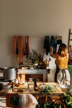 Sustainable dyeing process for garments