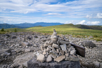 長野県諏訪市の霧ヶ峰を登山している風景 A view of climbing Kirigamine Peak in Suwa City, Nagano Prefecture.