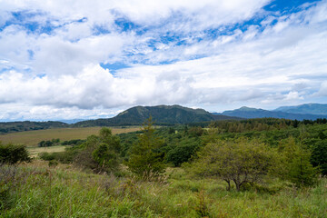 長野県諏訪市の霧ヶ峰を登山している風景 A view of climbing Kirigamine Peak in Suwa City, Nagano Prefecture.