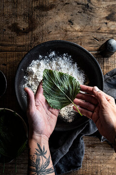 COOKING SHISO LEAVES DUMPLINGS
