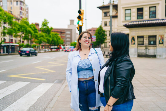 Two curvy girls in town