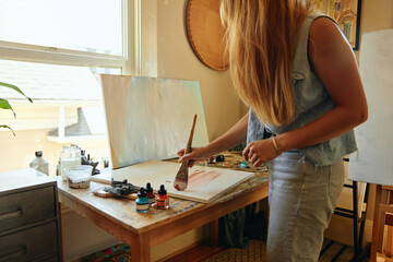 Painter applying color