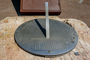 The Carefree Desert Garden Sundial in Arizona is the largest sundial in the United States. It accupies a beautiful desert garden. - obrazy, fototapety, plakaty