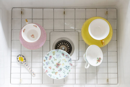 Dirty dishes in the sink