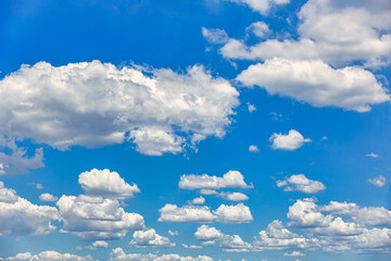 爽やかな青い空と雲・夏の空