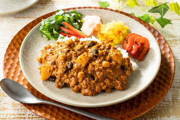 ピリッとスパイシーなキーマカレー