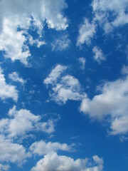 梅雨の晴れ間の空
