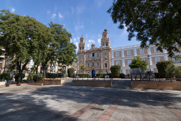 Declarada Monumento Histórico Artístico en 1970, la catedral de Nuestra Señora de la Merced es uno de los atractivos turísticos más significativos de Huelva capital, España - obrazy, fototapety, plakaty
