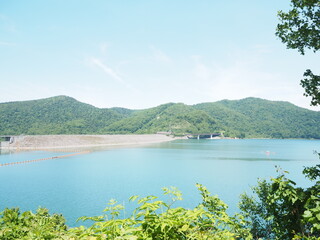 Fototapeta na wymiar 美しい忠別ダムの人造湖