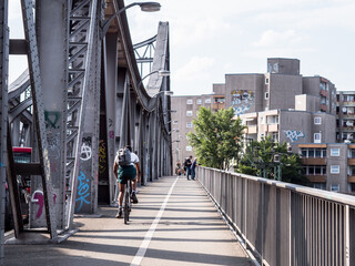 Obraz premium Berlin-Gesundbrunnen: Swinemünder Brücke