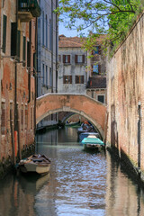 Fototapeta na wymiar Quiet canal in Venice, Italy