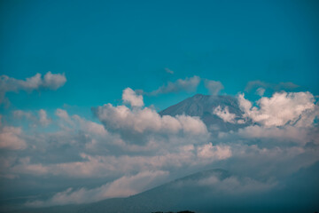 Naklejka na ściany i meble 夏の本栖湖から見た富士山