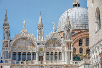 Fototapeta na wymiar Details of the St. Mark's Basiilica, Venice, Italy