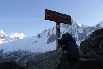 Punta Unión alta montaña con letrero señal