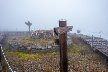 徳島県美馬市、三好市、那賀町にある剣山を登山している風景 Scenery of climbing Mount Tsurugi in Mima City, Miyoshi City, and Naka Town, Tokushima Prefecture.