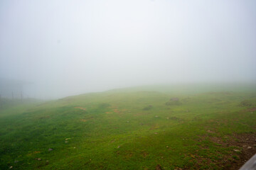 長野県松本市、上田市、小県郡長和町にある美ヶ原を登山する風景 Scenery of climbing Utsukushi-ga-hara in Matsumoto City, Ueda City, and Nagawa Town, Chiisagata-gun, Nagano Prefecture.