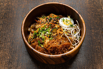 noodle with meat and vegetables