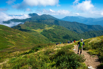Obraz premium 新潟県糸魚川市、妙高市にある火打山、妙高山の登山をしている風景 Scenery of climbing Mount Hiuchi and Mount Myoko in Itoigawa and Myoko City, Niigata Prefecture.