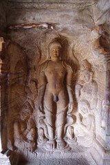 インド　バダミ