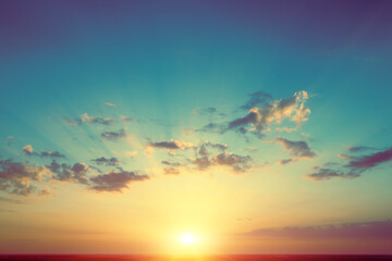 Obraz premium Colorful cloudy sky at sunset. Gradient color. Sky texture. Abstract nature background