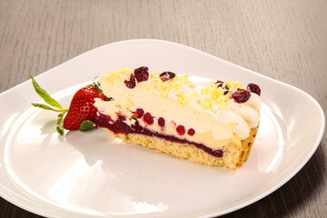 Sweet tasty cheesecake with berries
