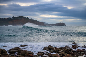 Obraz premium Surfs up - aerial sunrise seascape